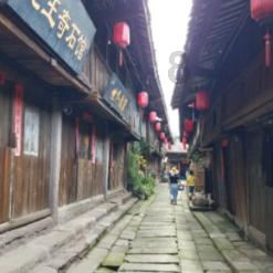 和女生聊天不知道聊什么怎么办,看看坏男生会怎么做